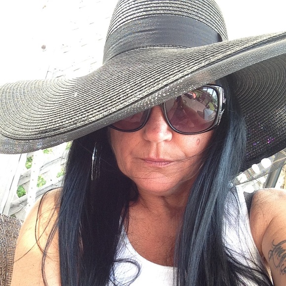 Meet your Posher, Trish - Picture 1 of 1